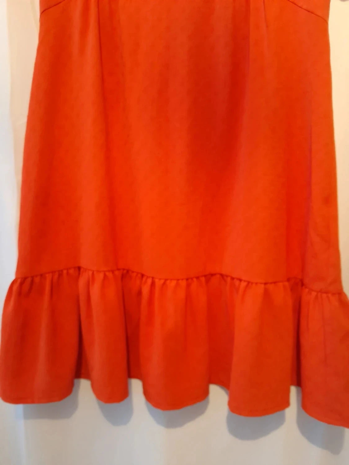 Vrouwelijke en vloeiende zomerjurk, felrode kleur, maat 38 – photo 4